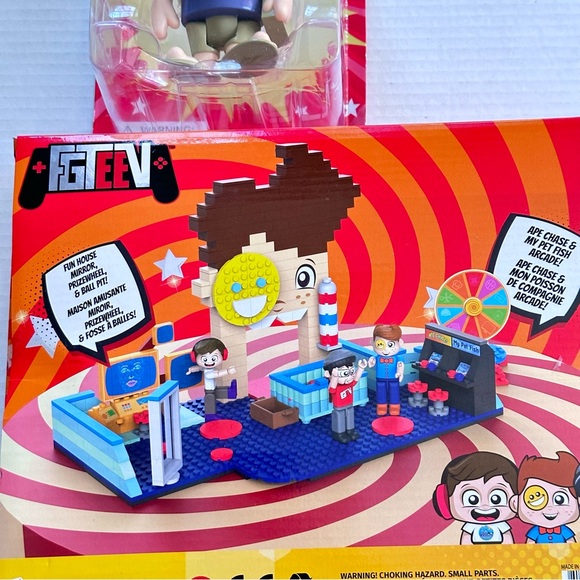 Funnel Boy Fun House Buildable Set & Grandpa Figure NEW - Picture 4 of 5